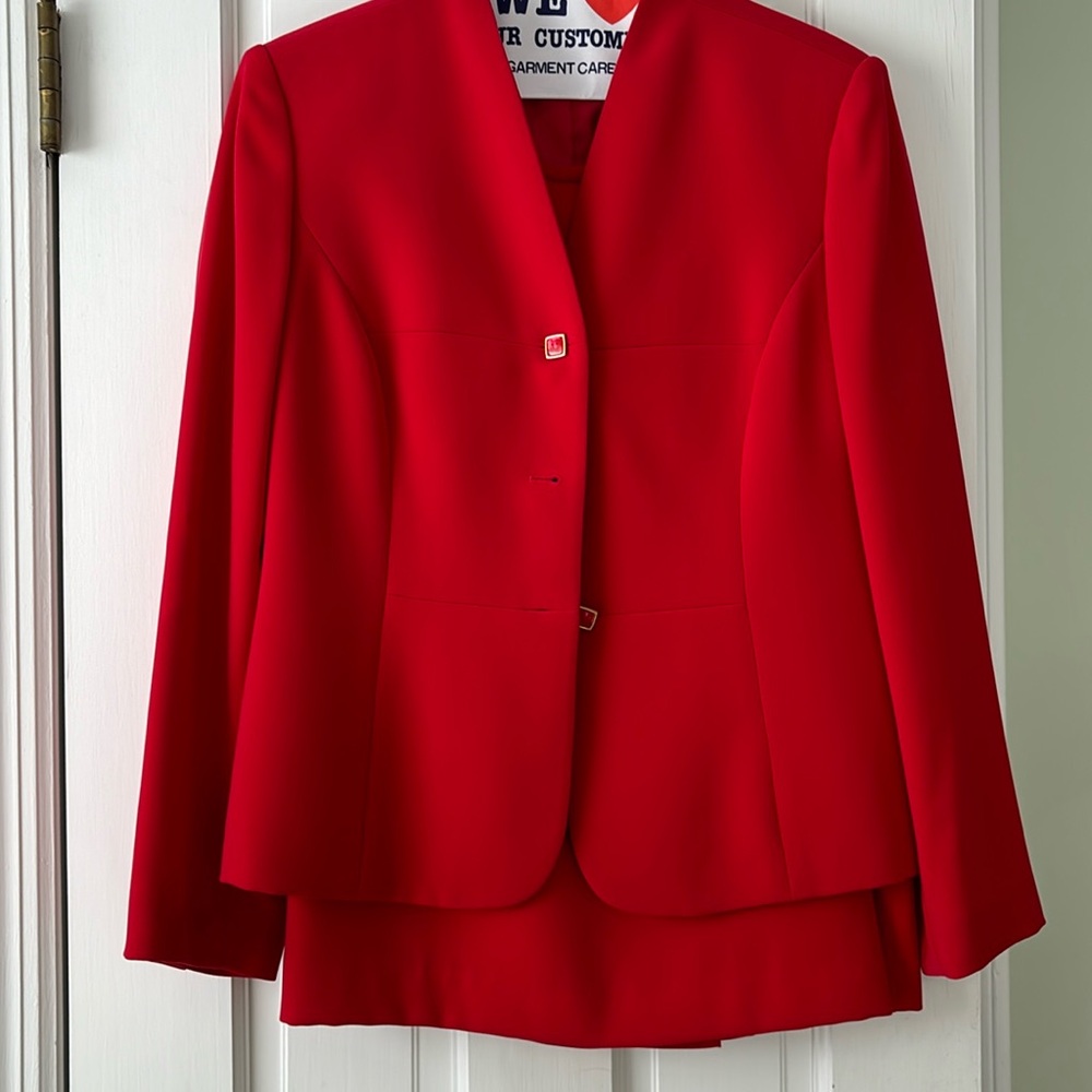 Women’s dress jacket and skirt.